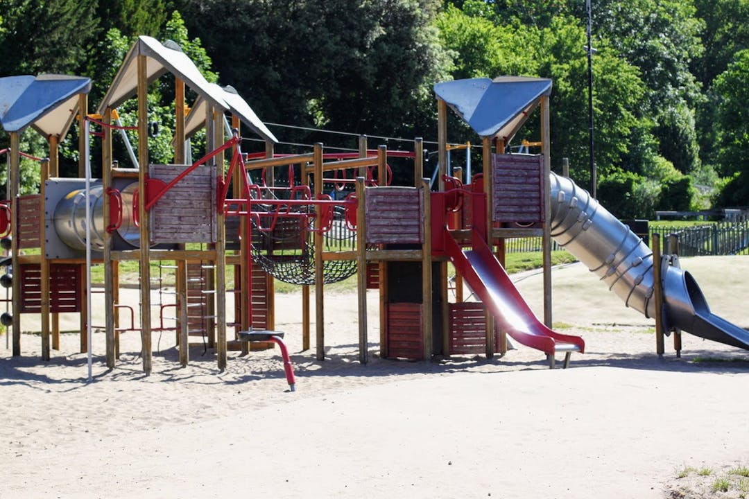 Victoria Park Playground - image 2